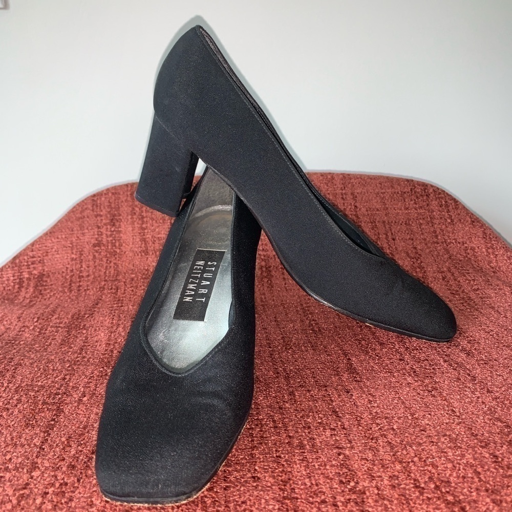 STUART WEITZMAN Black Pumps with Square Toe - Size 6 B - Pre-owned. No Box